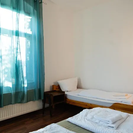 Apartmenthaus Rankestrasse 4 * דרזדן